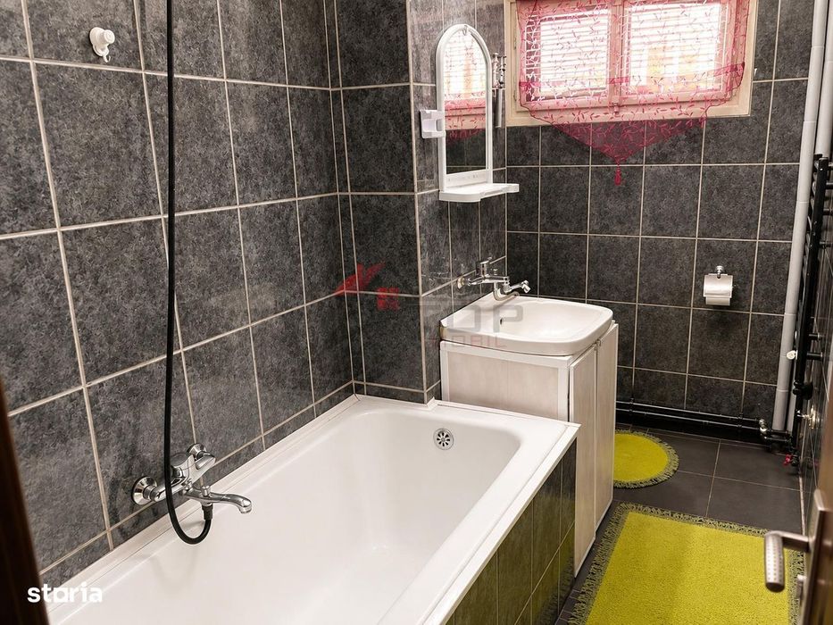 Vanzare apartament 3 camere - Podu Ros - etaj 2
