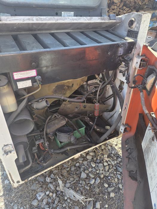 Bobcat 553 cu motorul defect