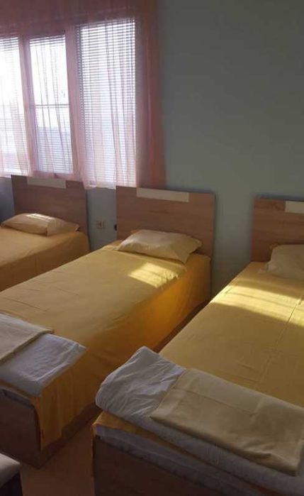 Дава се под наем Двустаен апартамент в Бургас, Меден рудник - зона А - 90 кв.м за 165 € - Снимка #1