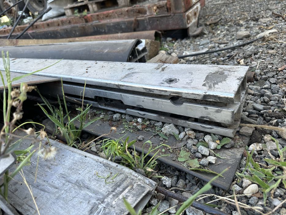 Grinzi/traverse de semiremorci Schmitz si Schwarzmueller dezmembrari r