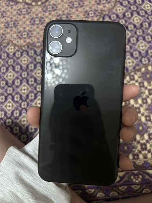 Продам айфон 11 срочно