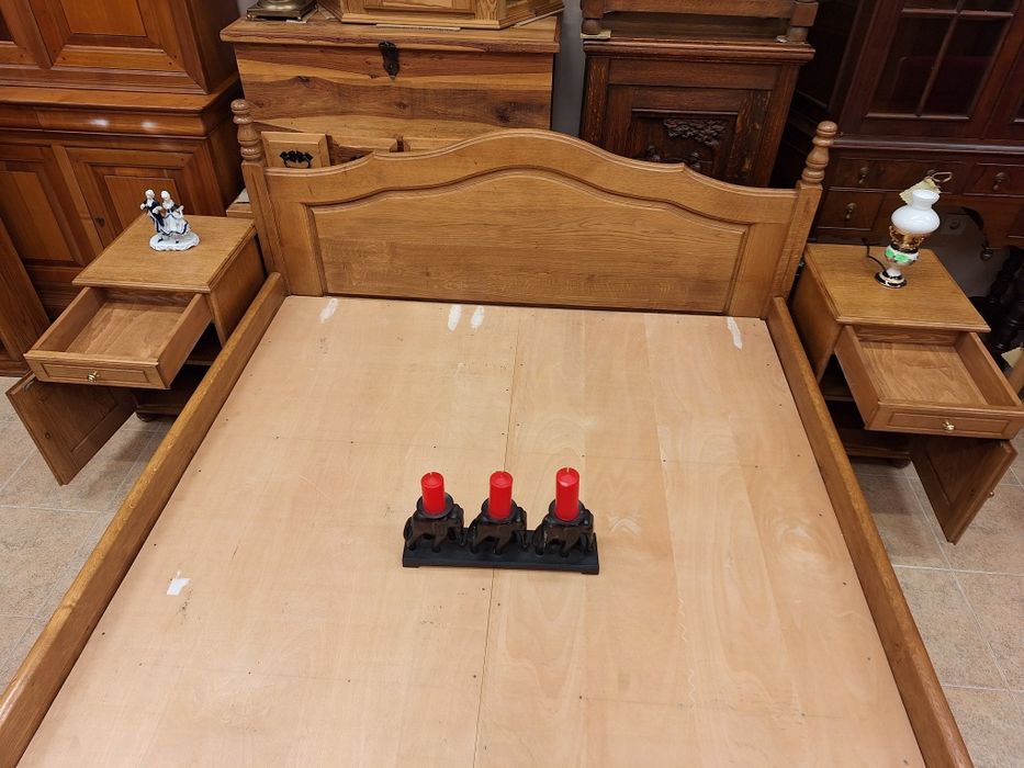 К - т спалня с нощни шкафчета дъб масив