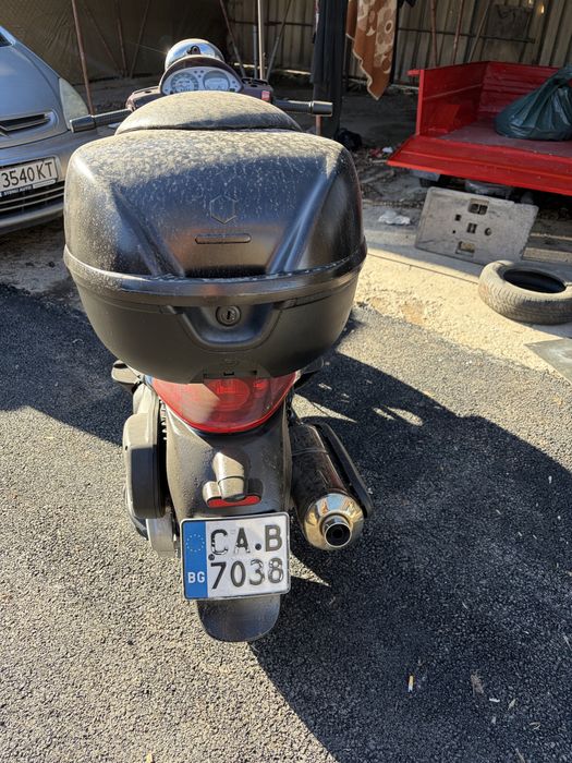 Продавам мотор Ямаха шосейка и скитери.