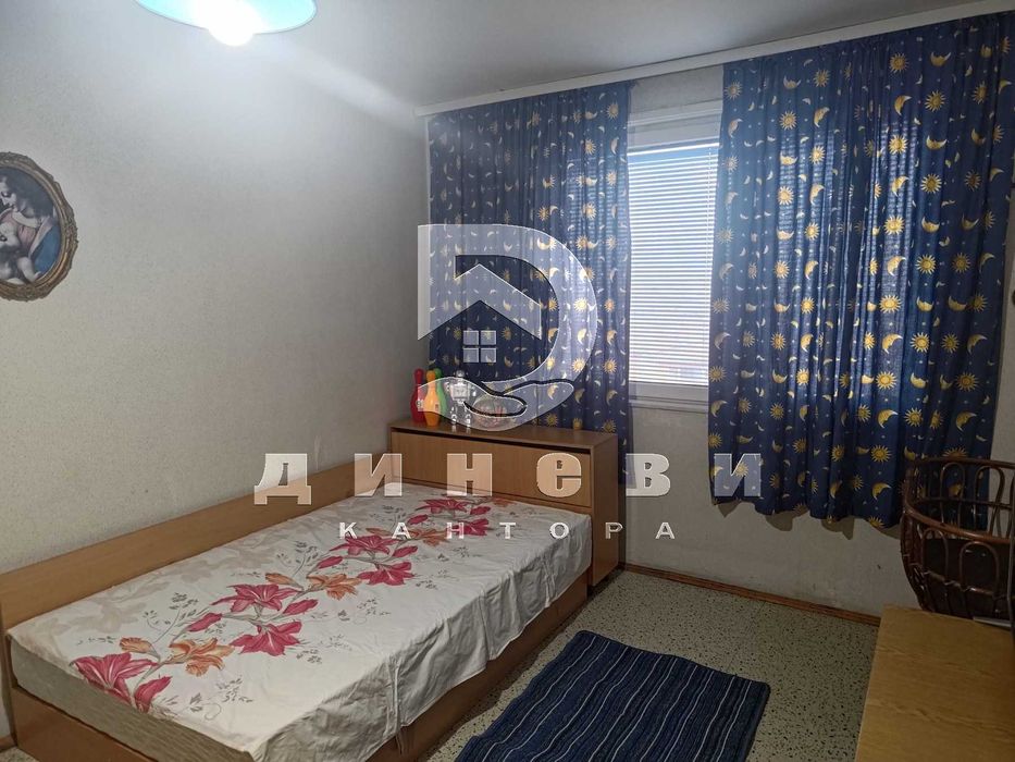 Продава се Четиристаен апартамент в Стара Загора, Център - 91 кв.м за 1208 €/кв.м - Снимка #16