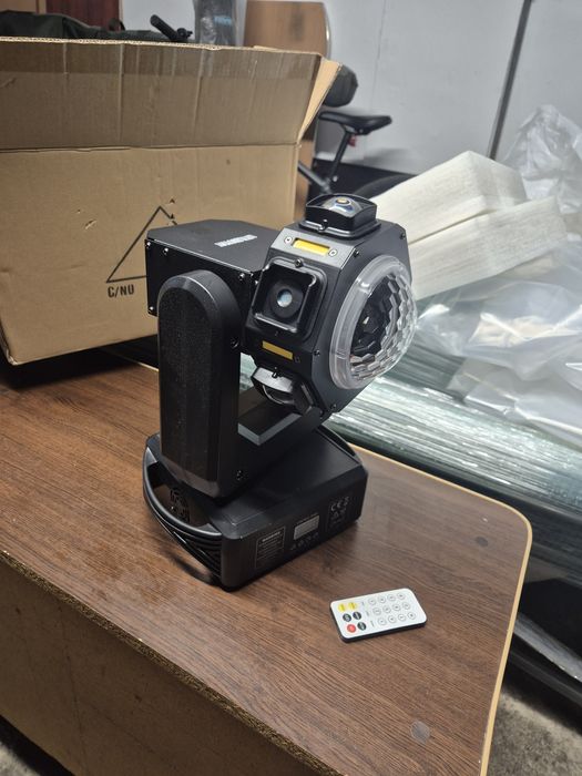 Proiector de scena lumini led