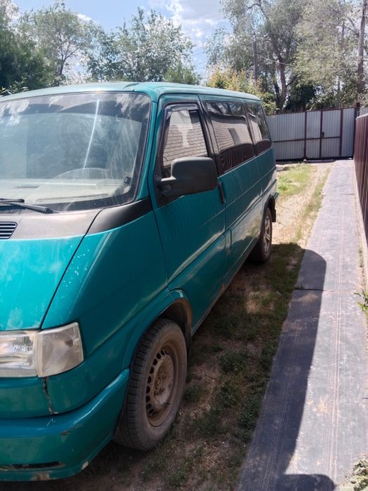 продам Volkswagen Caravelle