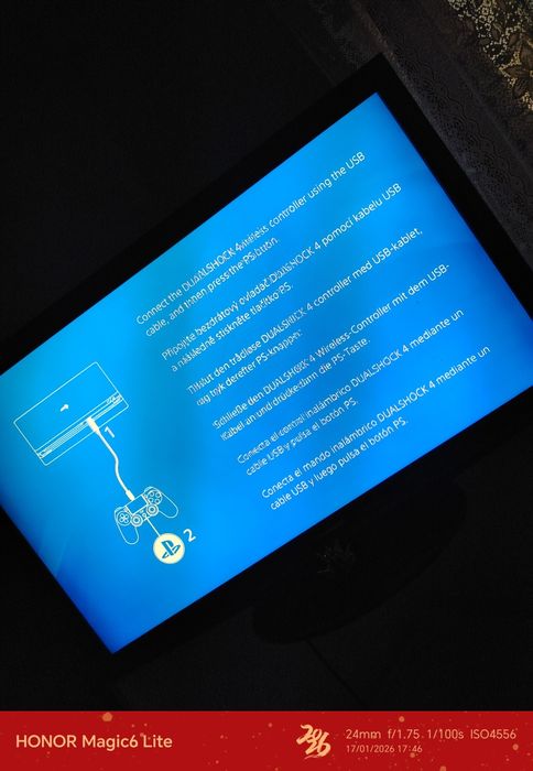 Vând PlayStation4 slim