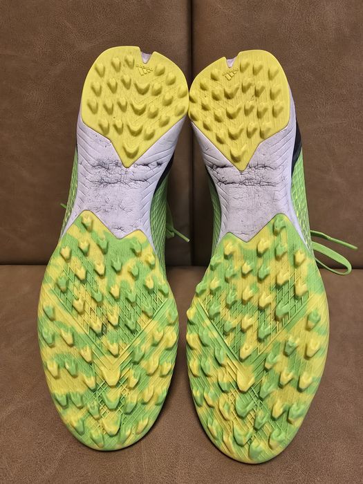 ADIDAS  футболни обувки 40номер