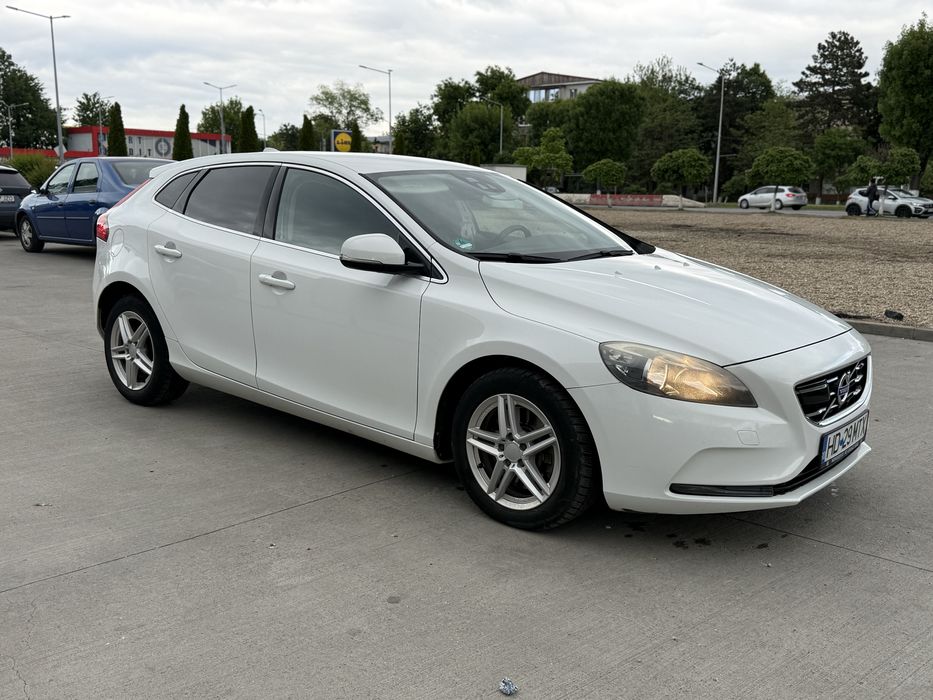 Volvo V40 • An 2014 • 2.0 Diesel 190cp • Camera marsarier •