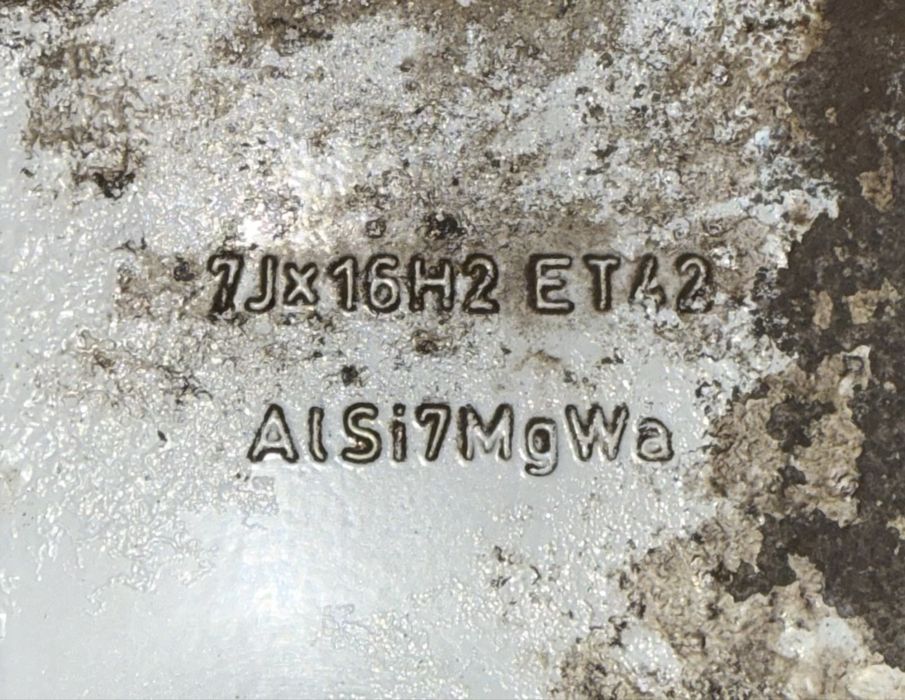 215/55/16 джанти с гуми за Audi