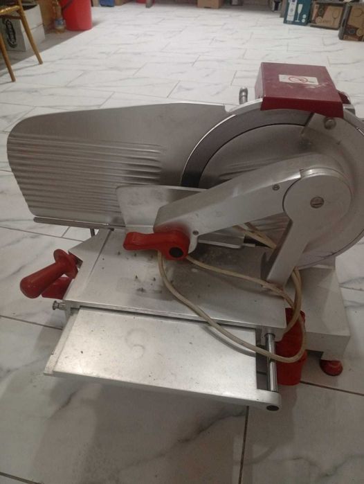 Feliator profesional trifazic