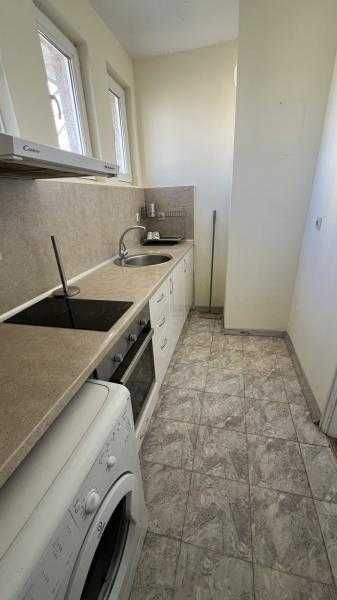 Тристаен апартамент до Билковата аптека