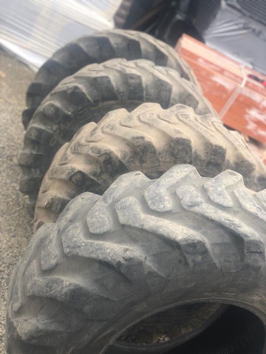Cauciucuri buldoexcavator 15,5 R  25