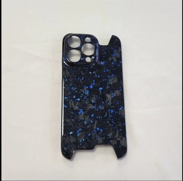 Чехлы на IPhone карбоновый.