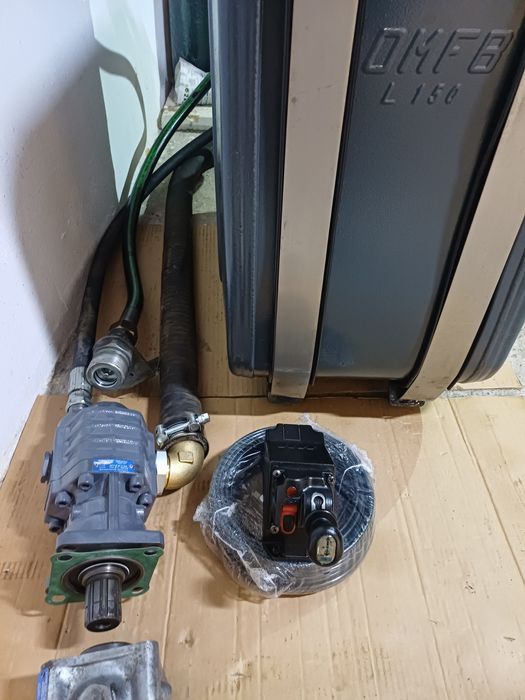 Chit hidraulic basculare