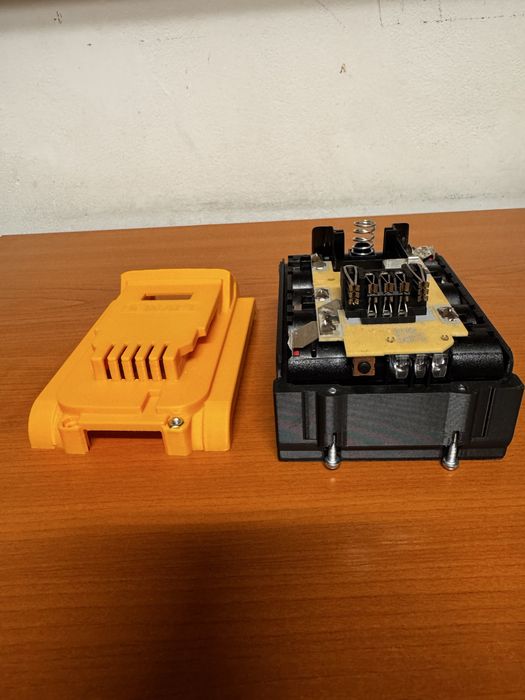 Carcasă acumulator DeWalt 18v 5ah