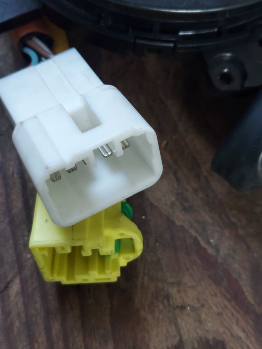 Лента руля Subaru Outback 2005год .