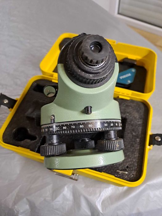 Професионален лазерен нивелир  -  220€