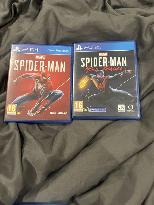 Vand consola Playstation 5 slim cu doua manete +Disc.  Playstation vine cu 11 jocuri pe disc iar 3 jocuri instalate digital pe cont.
