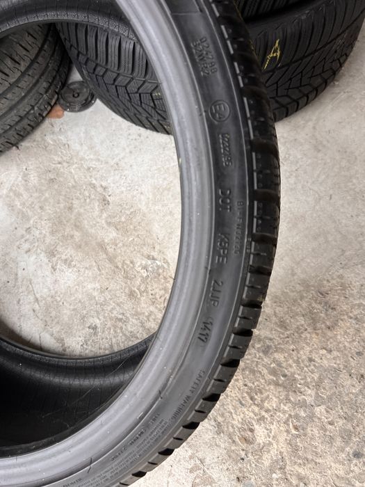 1 anvelopa iarna 255/30/19 , dunlop !