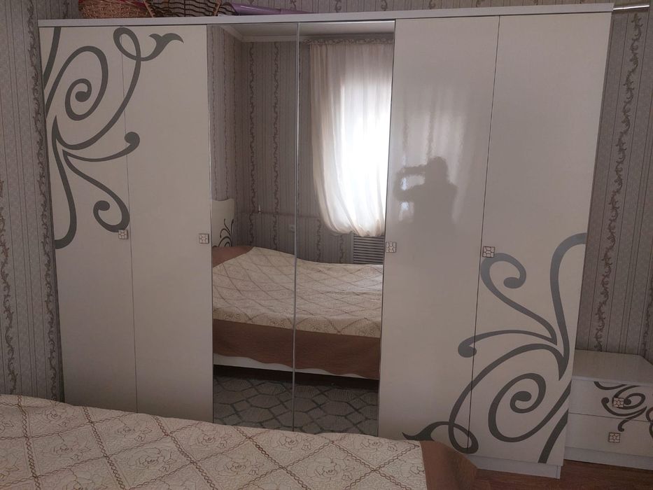 Продам спальный гарнитур