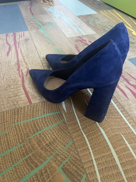 Елегантни обувки и сандали