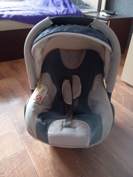 Продам автокресло- люльку.