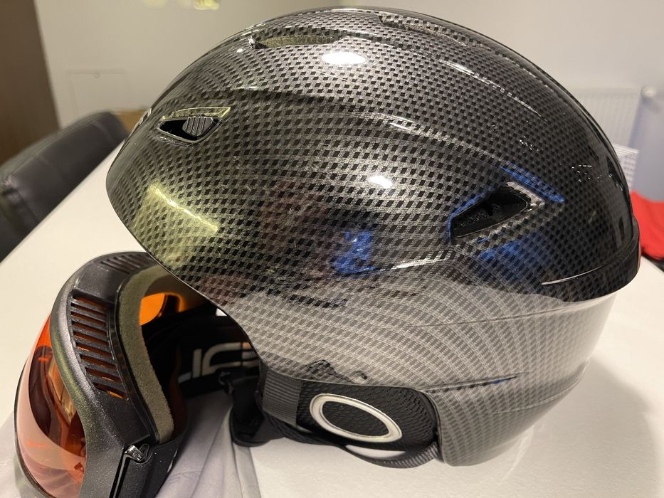 Echipament complet de schi - jacheta, pantaloni, casca, ochelari