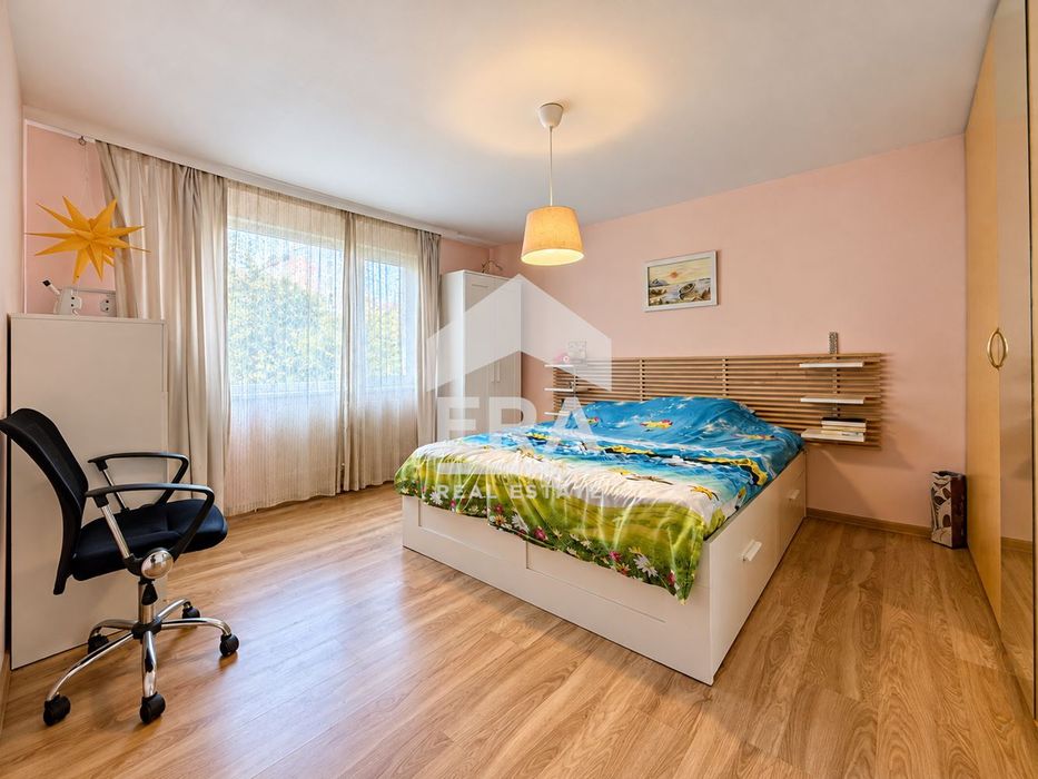 Продава се Четиристаен апартамент в София, Лагера - 90 кв.м за 3323 €/кв.м - Снимка #1
