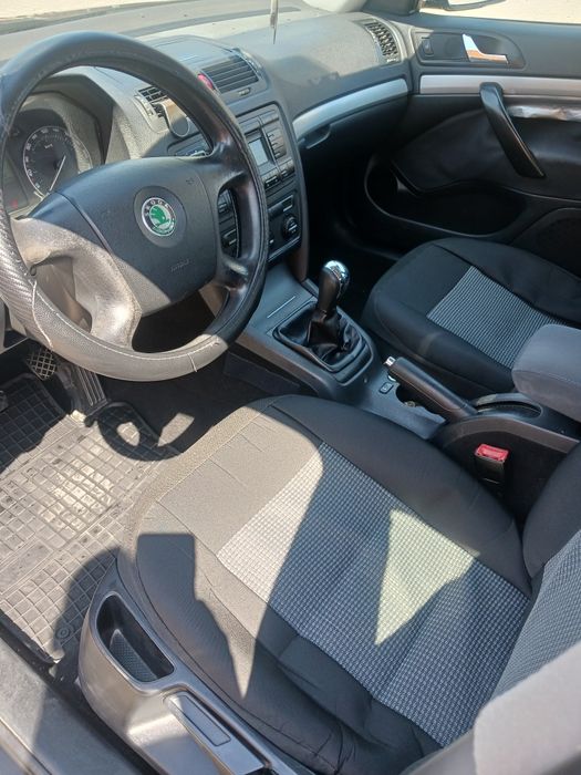 Vând skoda octavia2