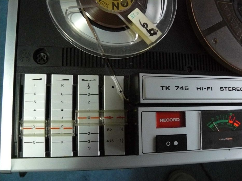 Statii emisie si Magnetofon Grundig 745(akai teac