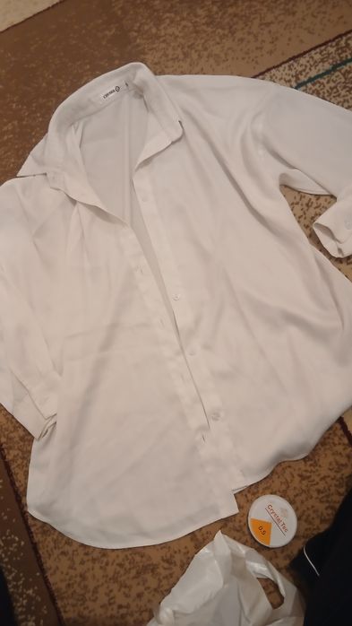 Бу киімдер сатылады, көп киілмеген