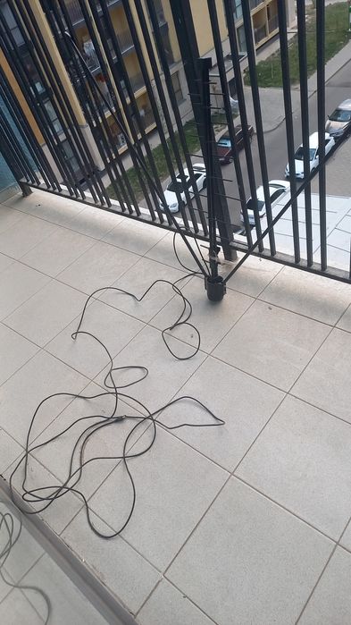 Телевизор LG работает