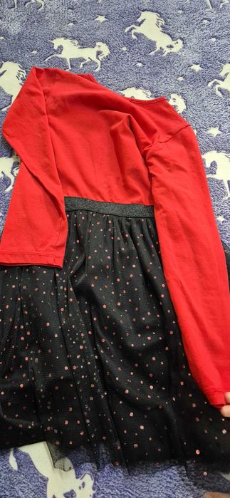 Червена рокля на калинката