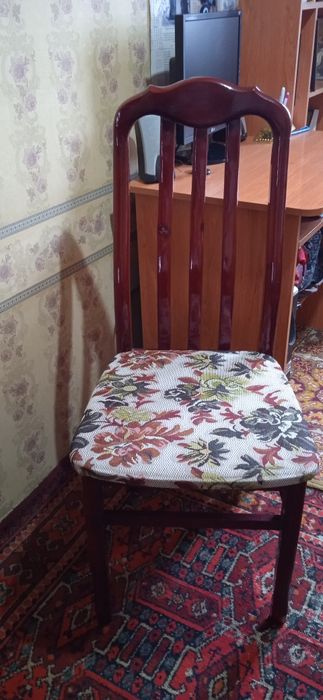 Полка навесная Новая ! Стул лечебный с овальной спинкой