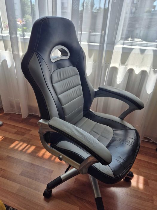 Scaun gaming rotativ Kring Seth, Gri/Negru utilizat