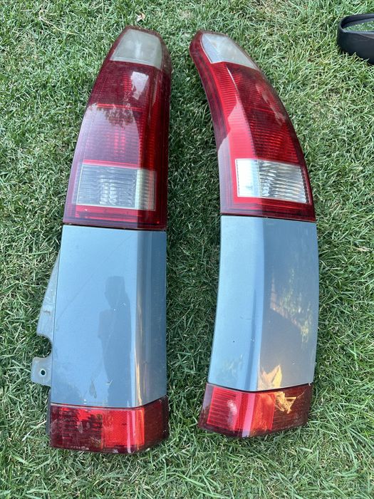 Set lampi spate Opel Meriva stanga dreapta plus set oglinzi Opel Meriva stanga dreapta!!!