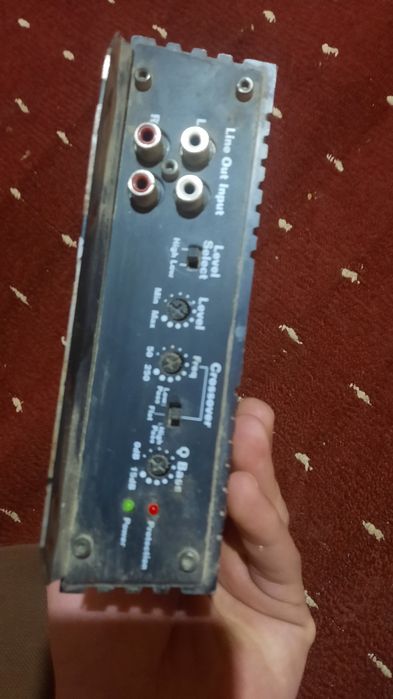 Усилитор биз калонга  кабили йук мошинамда колган