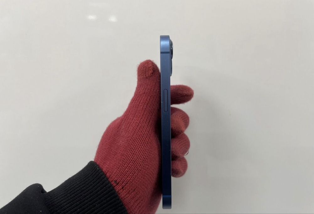 iPhone 13 128Gb с гарантией