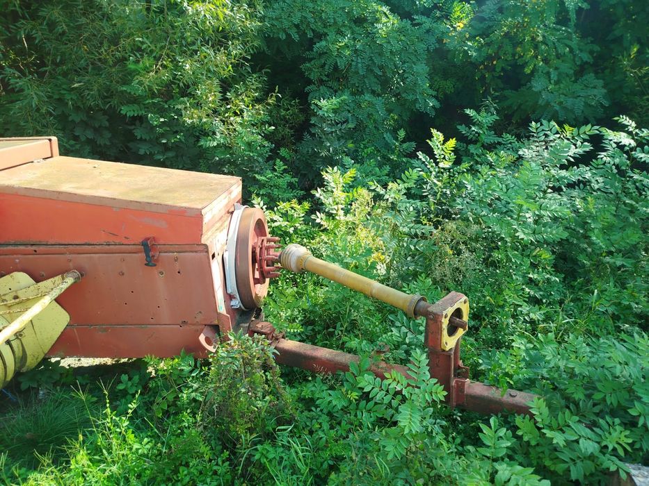 Vând presă baloti new holland 376 cu mici probleme