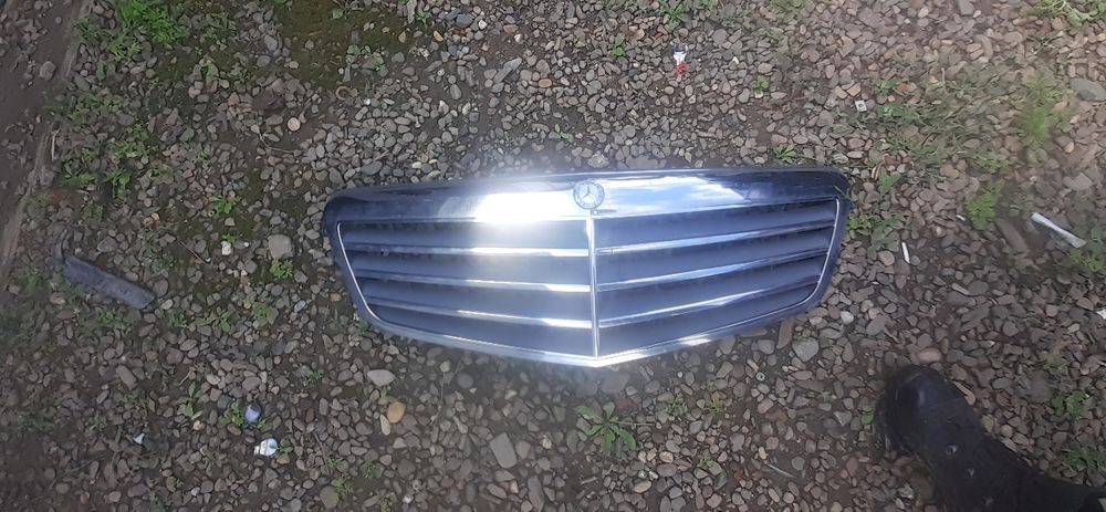 Grila fata Mercedes E class w212