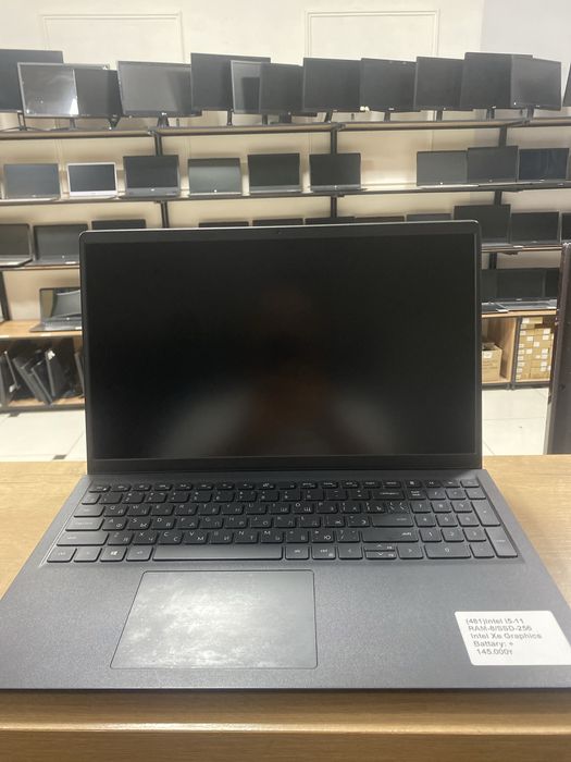 Ноутбук Dell i5-11/RAM8/SSD256/iris Xe Graphics