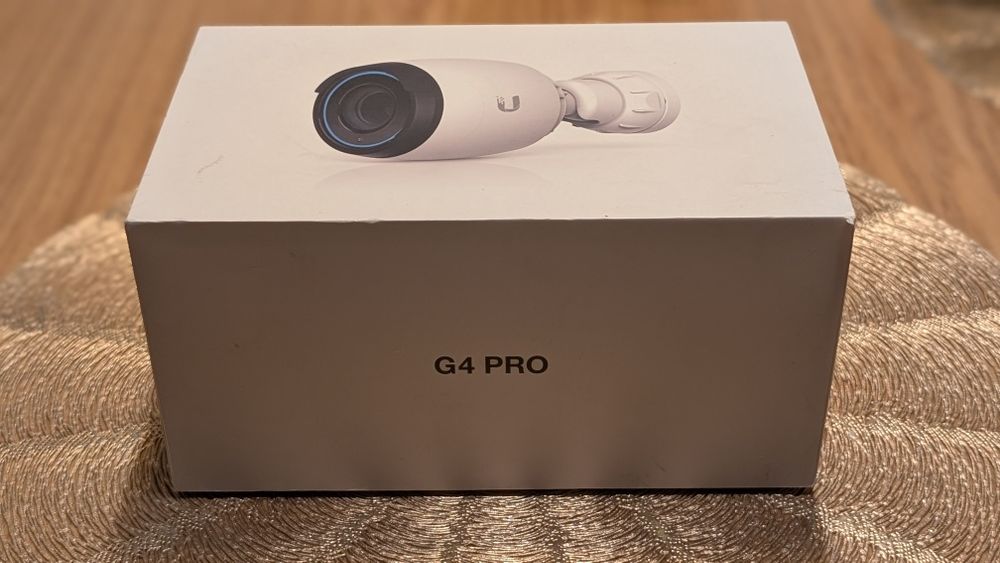 Cameră Ubiquiti UniFi Protect G4 Pro (UVC-G4-PRO) - 4K, Zoom optic 3X