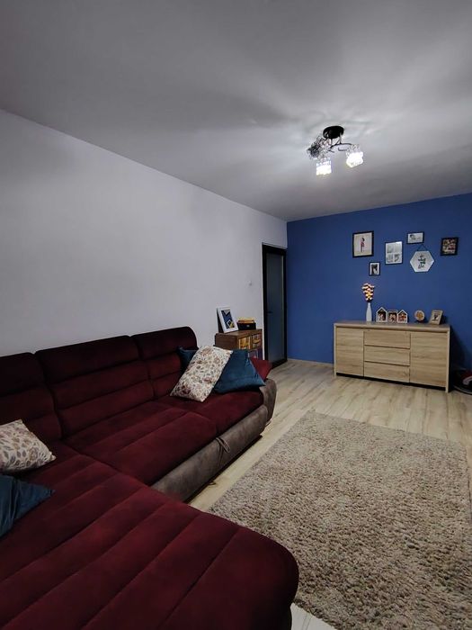 Apartament 2 camere decomandat etaj 1 zona 9 mai Ploiesti