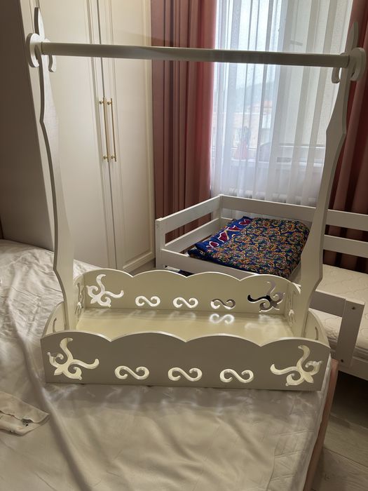 Продаю детскую вешалку