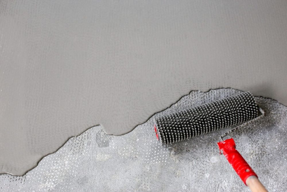 Саморазливна замазка, самонивелираща се замазка