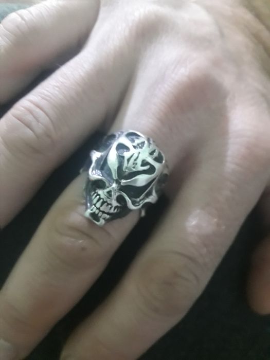 Продам серебряное кольцо 925 проба череп