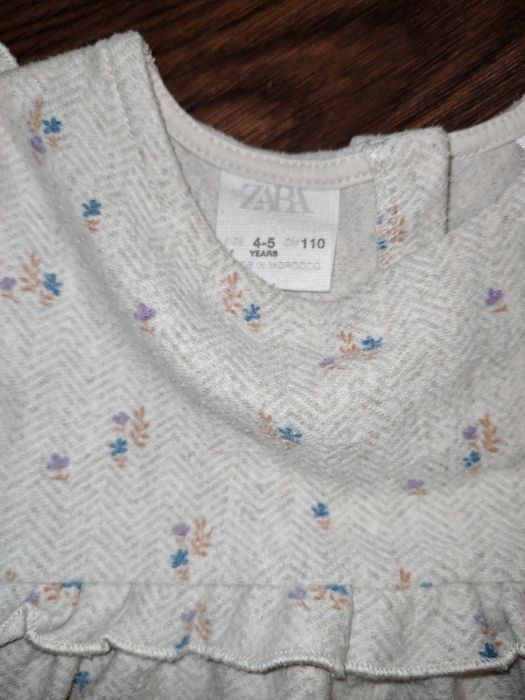 Рокля на Зара размер 110 см