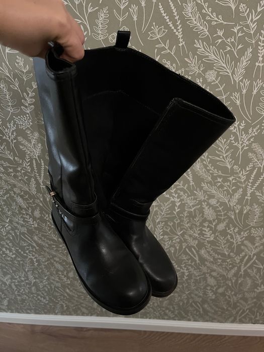 Сапоги женские. 36 размер . Zara