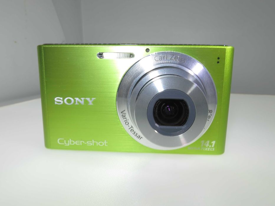 Sony Cyber-shot W320 зелен ултра компактен цифров фотоапарат камера отллично състояние като НОВ с оригинално зарядно, батерия, карта памет и кутия